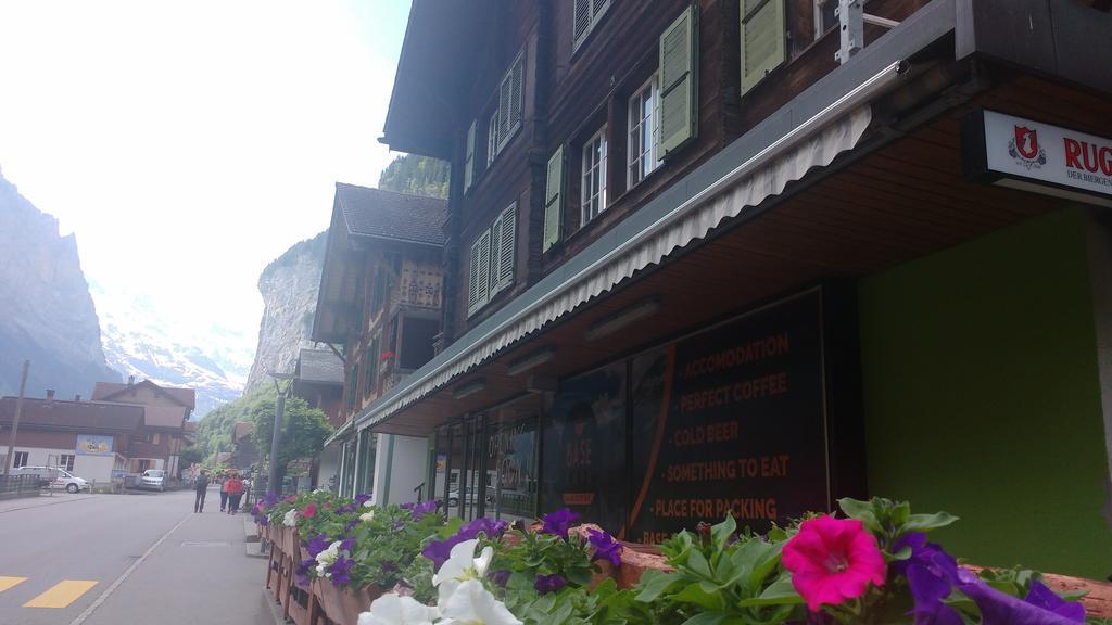 Base Cafe Apartment Lauterbrunnen Ngoại thất bức ảnh