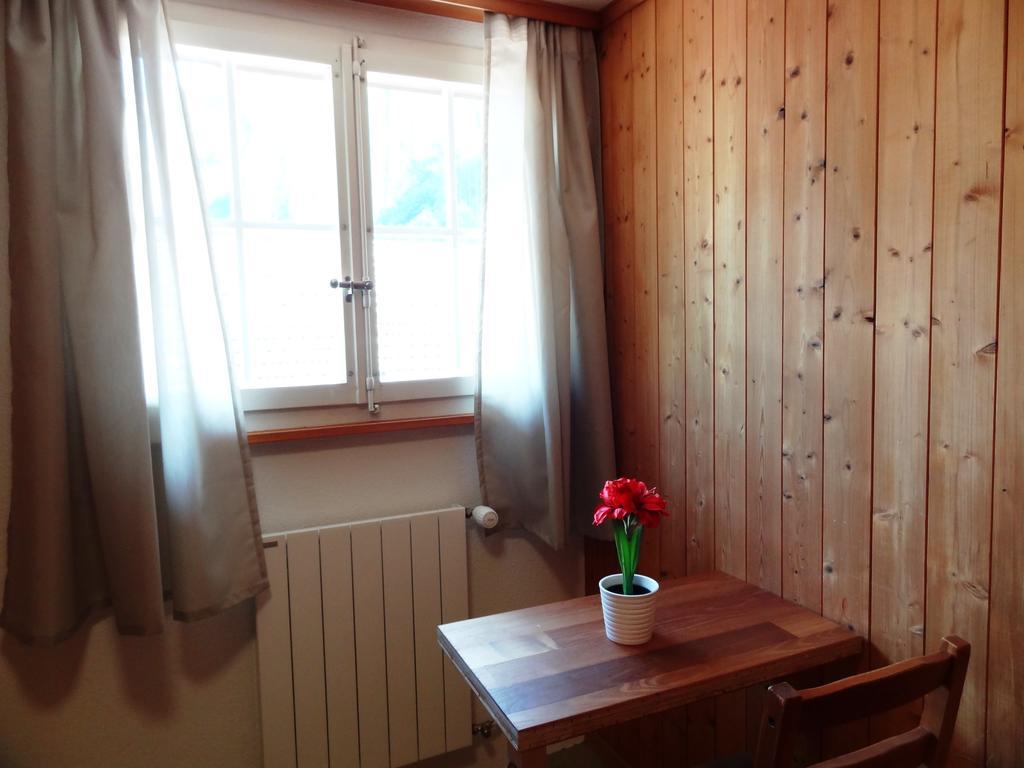 Base Cafe Apartment Lauterbrunnen Ngoại thất bức ảnh