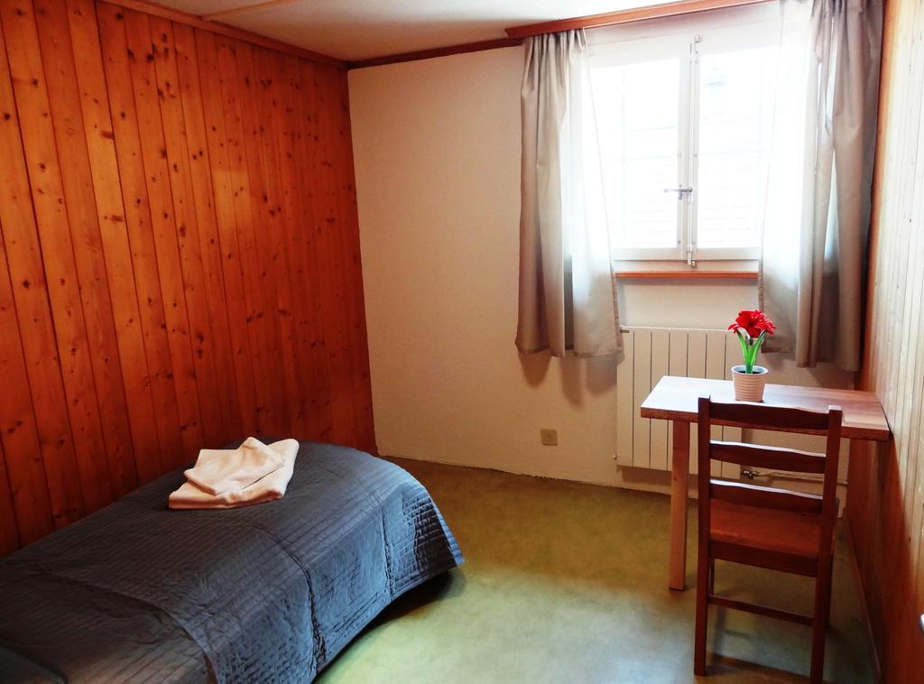 Base Cafe Apartment Lauterbrunnen Ngoại thất bức ảnh