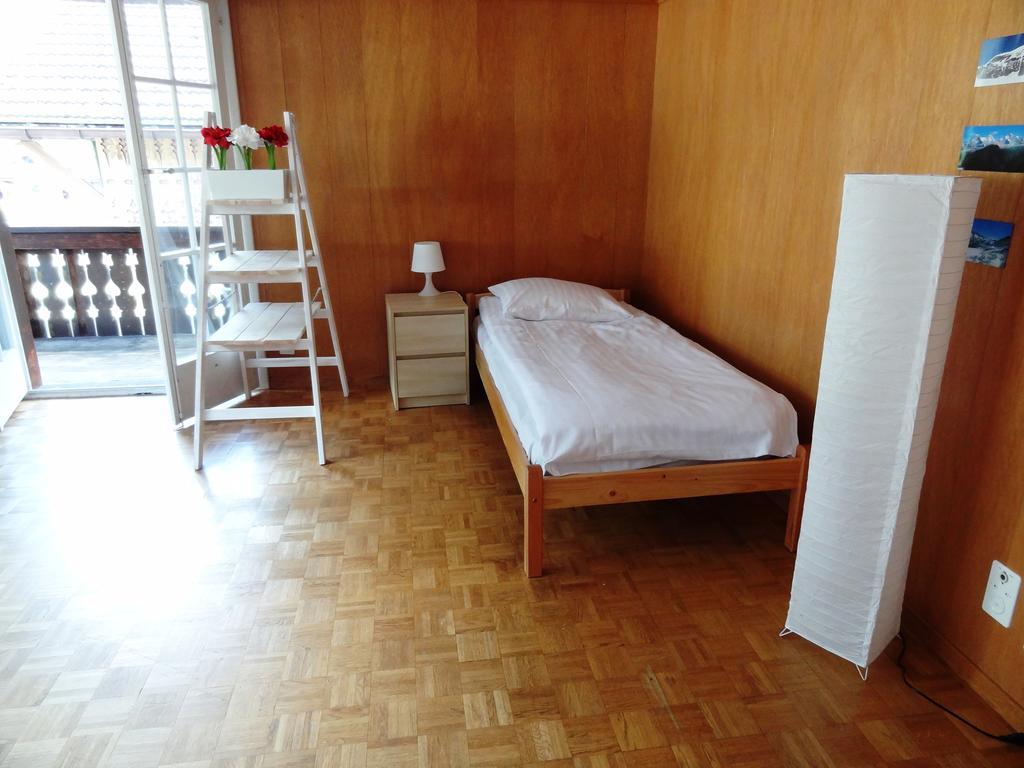Base Cafe Apartment Lauterbrunnen Ngoại thất bức ảnh
