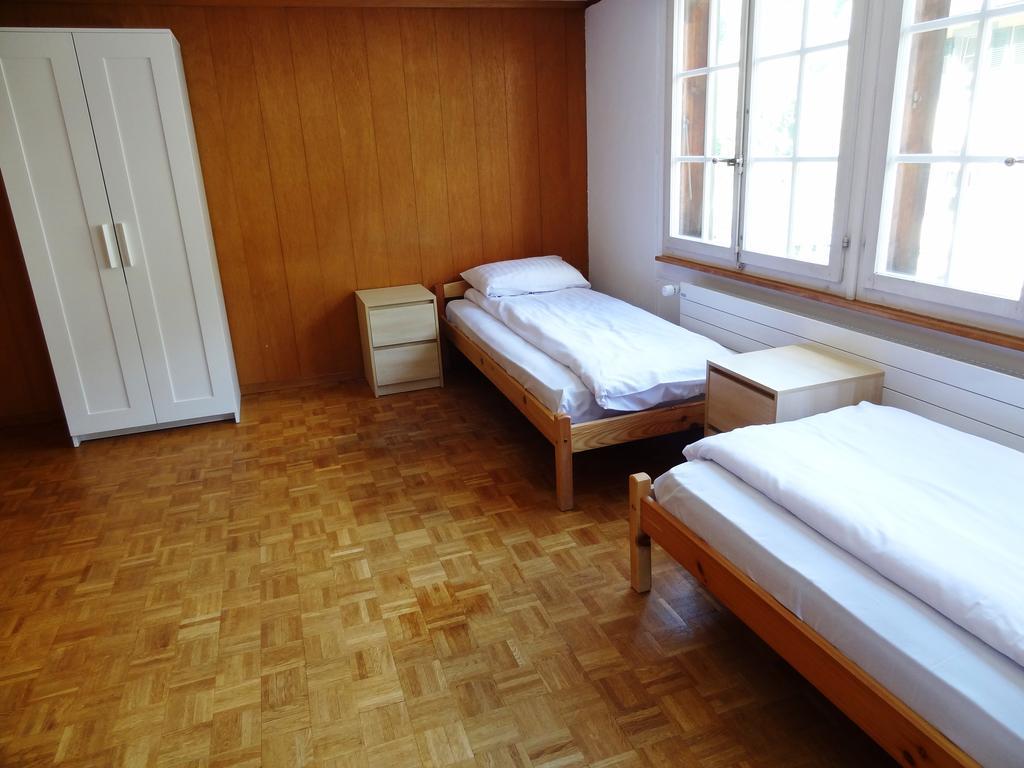 Base Cafe Apartment Lauterbrunnen Ngoại thất bức ảnh