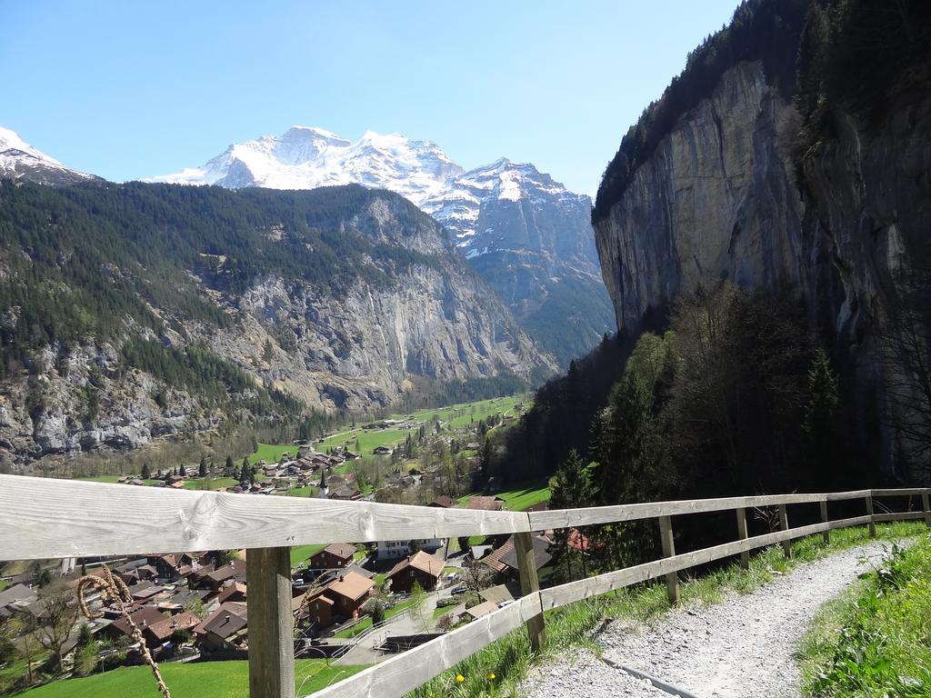 Base Cafe Apartment Lauterbrunnen Ngoại thất bức ảnh