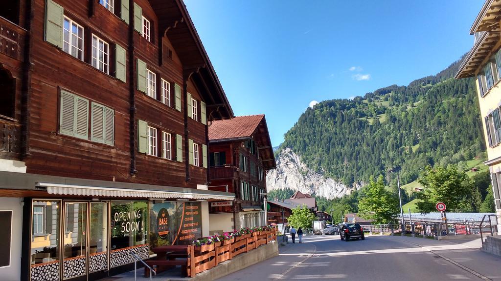 Base Cafe Apartment Lauterbrunnen Ngoại thất bức ảnh